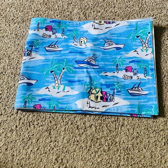 Vineyard Vines Table Runner - Picture 2 of 3